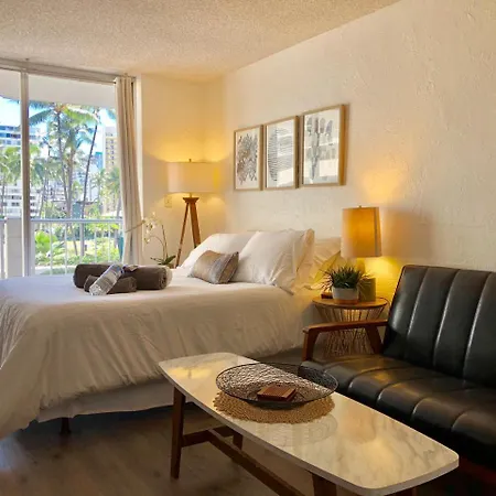 Private Studio In The Heart Of Waikiki Apartment